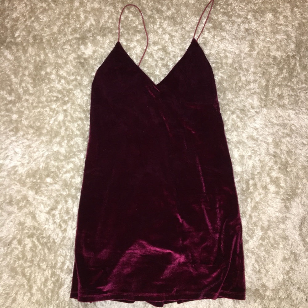 Velvet maroon dress, never worn, tags attached